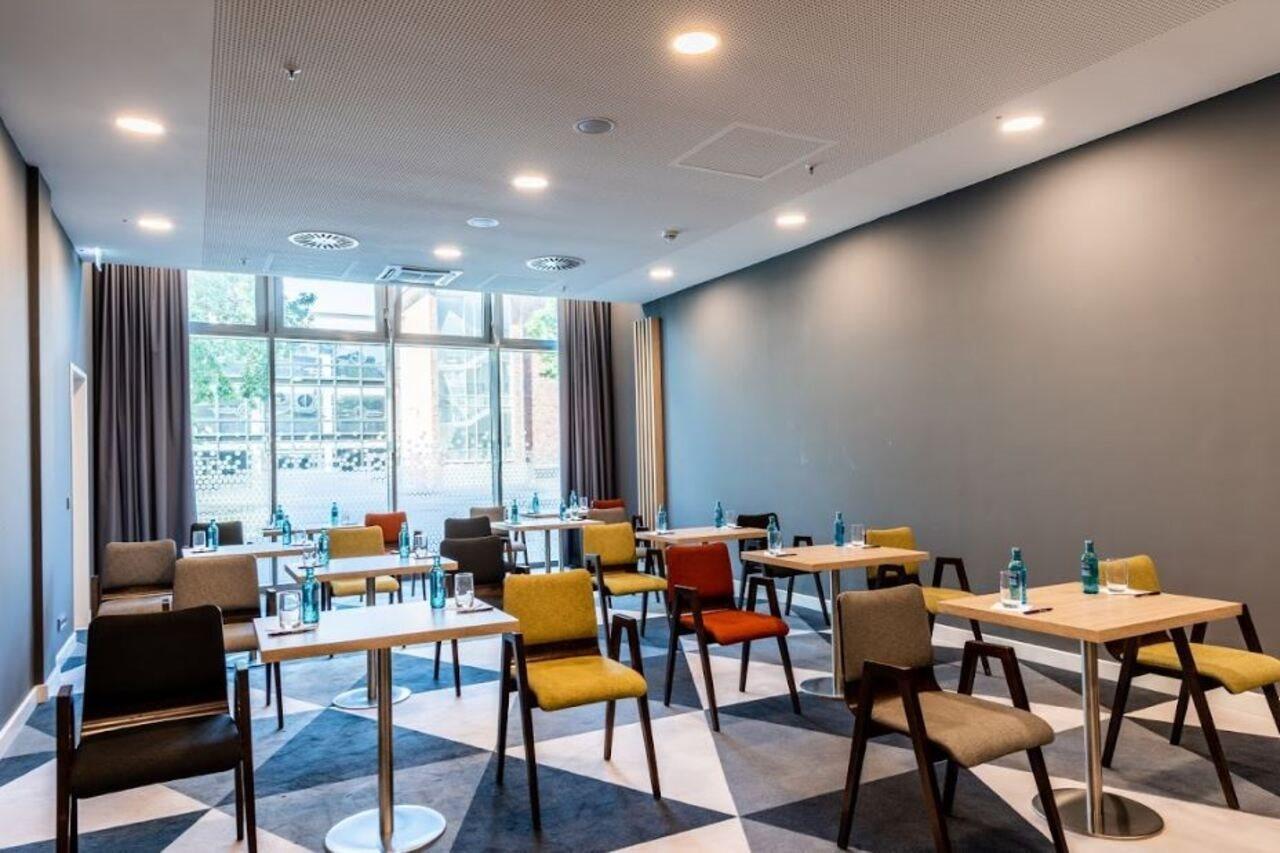 Holiday Inn Express - Cologne - City Centre Экстерьер фото